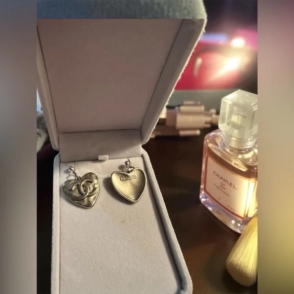 Silver or Gold Zipperpull Heart Pendant Earrings - Picture 3 of 4